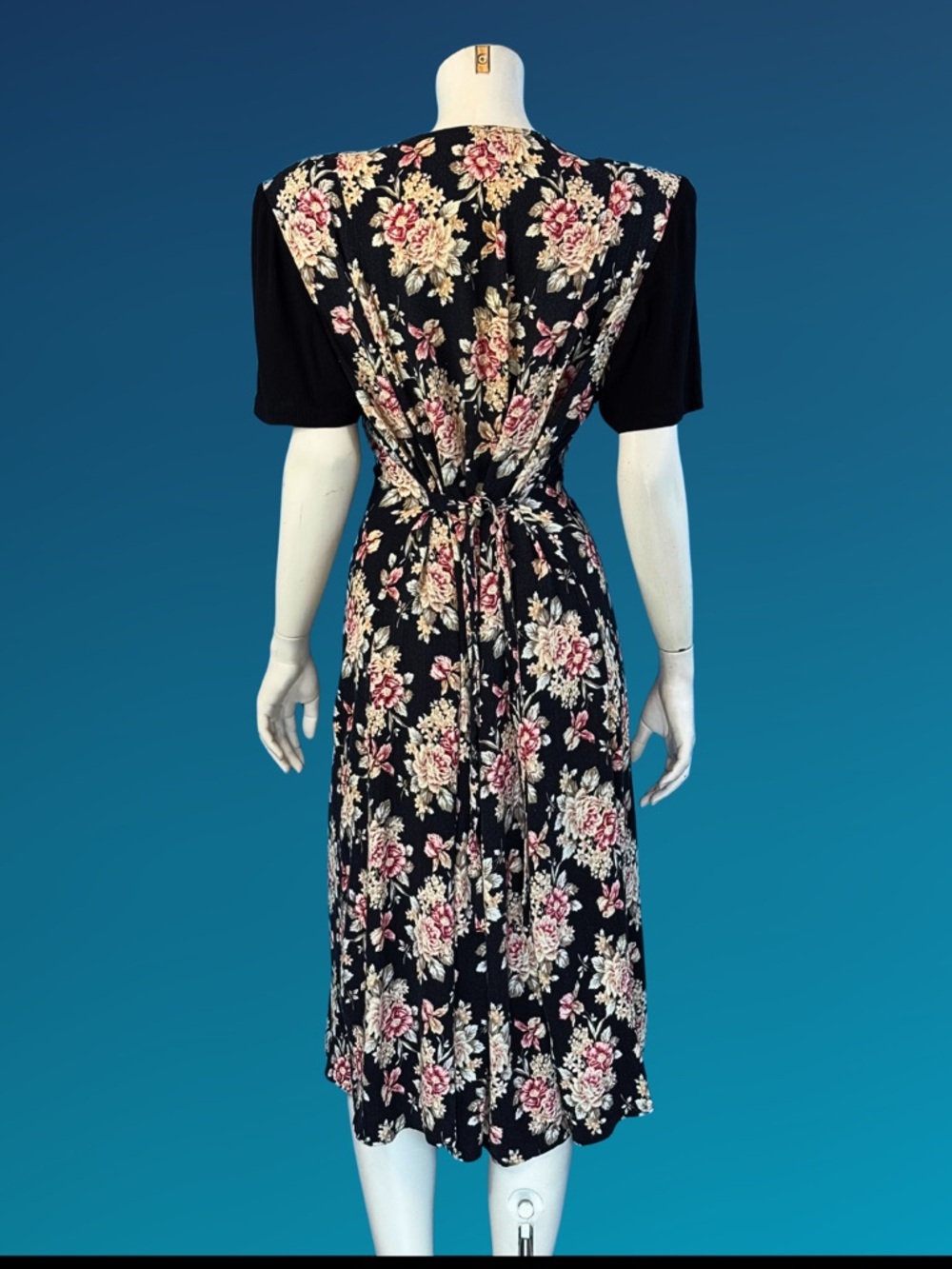 90s Dark Floral Cottagecore Rayon Button front Grannycore Grunge Dress / M L - Picture 8 of 10